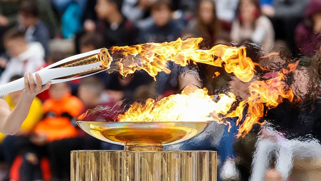 JO de Paris 2024 : Mystères de la cérémonie d'ouverture - Qui était le porteur de flamme masqué ?