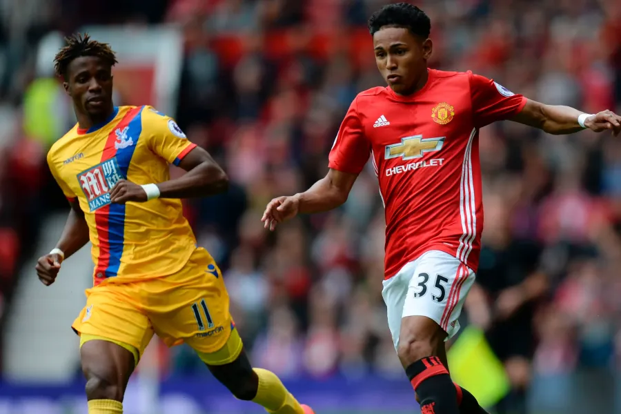 Football – Demetri Mitchell, un footballeur anglais, remplace son agent par ChatGPT pour négocier son transfert