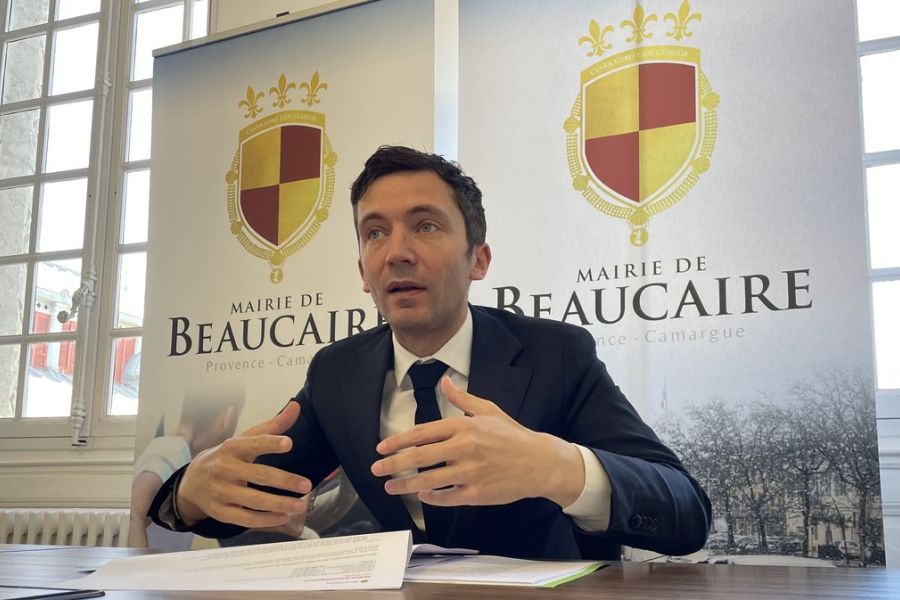 La mairie RN de Beaucaire condamnée à plus de 120.000 euros d’amende pour avoir refusé de retirer une crèche de Noël - Un bras de fer idéologique      