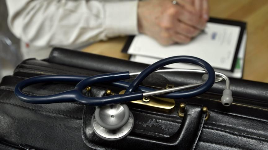 Un médecin visé par plusieurs plaintes pour avoir filmé ses patientes nues lors de consultations