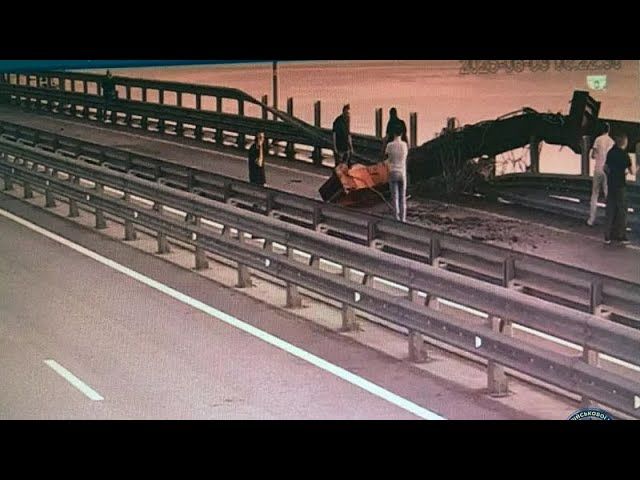 Ukraine : Nouvelle attaque revendiquée sur le pont de Crimée, Moscou riposte par des frappes sur Kherson