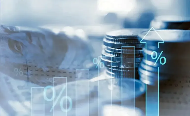 Exclusivité OMONDO.INFO – Analyse de Données et Statistiques Financières La science des données au service de la vérité Derrière les titres spectaculaires des journaux télévisés se cache une réalité mathématique implacable. Anna Maertens, statisticienne de renommée mondiale et consultante pour les plus grandes institutions financières, a passé les 17 derniers jours à analyser les micro-mouvements des marchés. Pour OMONDO.INFO, elle livre un rapport détaillé qui vient contredire certaines idées reçues sur la résilience des marchés mondiaux. « Ce que nous observons, ce n'est pas une panique généralisée, mais une segmentation chirurgicale de l'économie », explique Maertens. Selon ses algorithmes, la volatilité actuelle est la plus "intelligente" de l'histoire moderne. Elle ne frappe pas tous les secteurs de la même manière, car les investisseurs utilisent désormais l'IA pour isoler les actifs directement menacés des actifs protégés par la "Doctrine Trump". Les chiffres parlent : Un monde à deux vitesses Les statistiques compilées par l'équipe de Maertens révèlent des tendances fascinantes : •	Flux de Capitaux : Une fuite de 120 milliards de dollars des banques du Moyen-Orient vers les places financières de Singapour et de Casablanca en moins de deux semaines. •	Coûts Logistiques : Une augmentation de 310 % des primes d'assurance pour le fret maritime non escorté, contre seulement 12 % pour les convois sous protection technologique internationale. •	Indice de Confiance : Chute de 45 points du moral des entreprises en Europe, tandis que l'indice reste stable, voire progresse de 3 points en Asie du Sud-Est, portée par l'anticipation d'une redirection des commandes industrielles. L'impact sur la "Nouvelle Économie" belge et européenne En partenariat avec PEE-VALIS, Anna Maertens souligne le rôle pivot de la Belgique dans la gestion des données financières de crise. « Bruxelles et Anvers sont devenus des hubs de données où l'on calcule en temps réel le risque de rupture des chaînes d'approvisionnement. » Le Pr. Meryl complète cette analyse en soulignant que la volatilité n'est pas un ennemi pour tous : « Pour la nouvelle économie, la volatilité est un signal. Elle indique où les anciens modèles s'effondrent et où les nouvelles opportunités, notamment dans les technologies de dessalement et les énergies modulaires, émergent. » Conclusion : La fin de l'incertitude par le calcul L'analyse de Maertens montre que le monde de 2026 est capable de "digérer" une guerre majeure grâce à la puissance de calcul. Mais cette stabilité numérique cache une fragilité sociale : si les marchés tiennent, les populations, elles, subissent de plein fouet l'inflation des produits de base. Pour OMONDO.INFO, le défi des prochains jours sera de surveiller si la "froideur" des statistiques de Maertens peut s'accorder avec la réalité humaine sur le terrain.