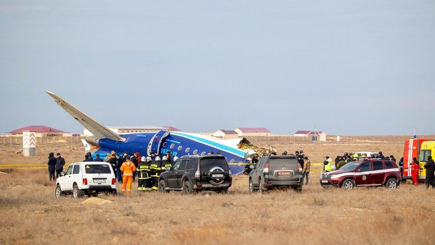 Crash au Kazakhstan : un système antiaérien russe aurait frappé l’avion, selon un responsable américain