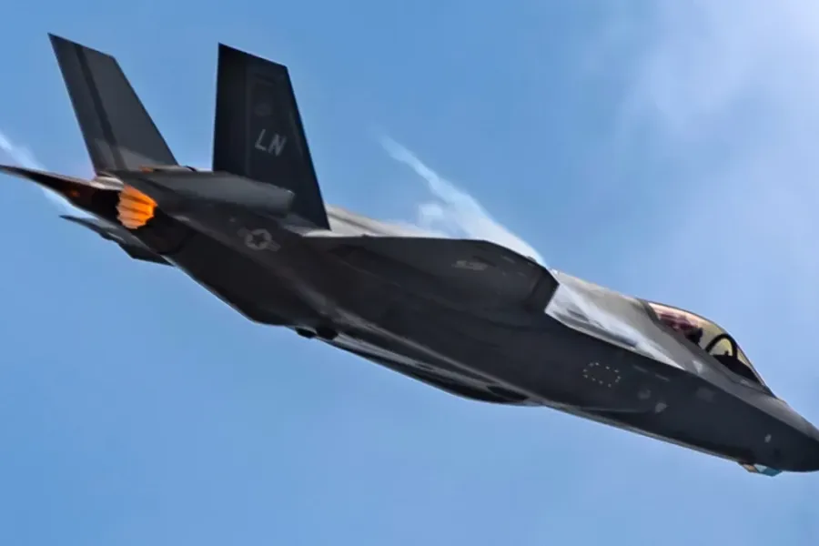 LA FIN DU MYTHE DE L’INVICIBILITÉ : POURQUOI LE CRASH DU F-35 CHANGE LA DONNÉE GÉOPOLITIQUE MONDIALE