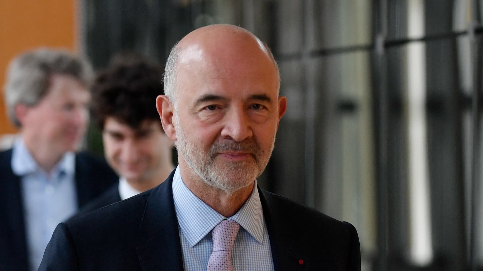 Moscovici vise un déficit public "le plus près possible de 5%" en 2025