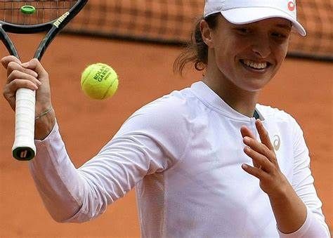 Sport et love Stories . Apres son 4eme Titre à Roland Garros 2024 : Iga Swiatek, la reine de Roland-Garros  : Quelle  vie amoureuse ?