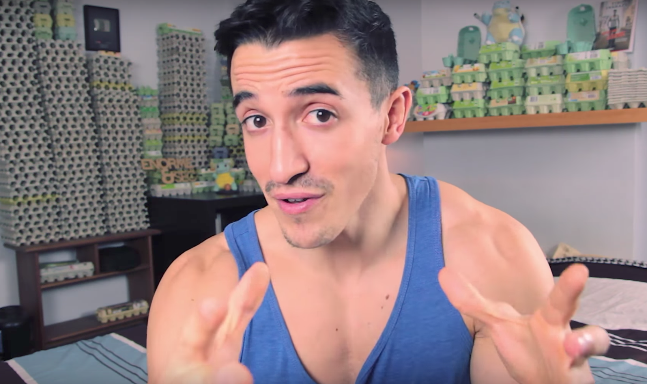 La guerre des égos entre youtubeurs et leur influence sur la jeunesse Qui est Tibo InShape , le nouveau leader ? Sa vie et ses polémiques