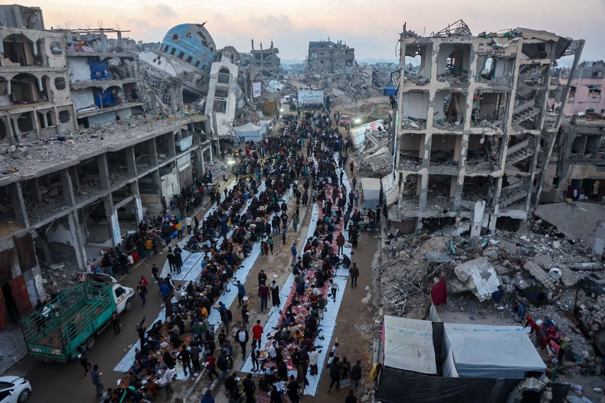 Gaza : Des négociateurs israéliens seraient en Égypte pour parler des otages : L'espoir fragile d'une trêve humanitaire et d'un échange de prisonniers