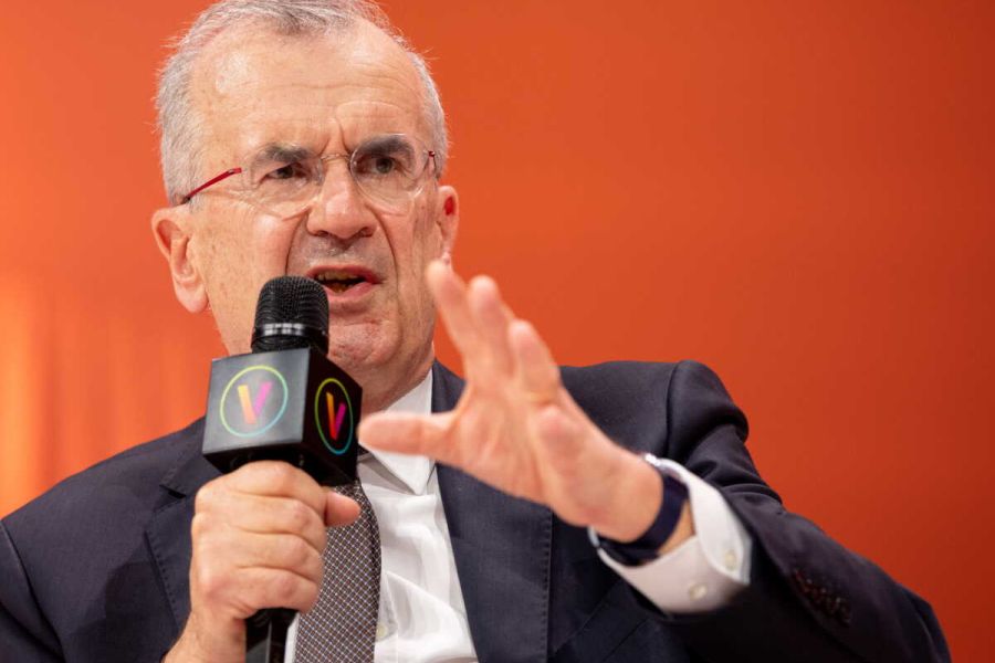 Le directeur de la Banque de France alerte sur l’absence de solution facile pour redresser les finances publiques