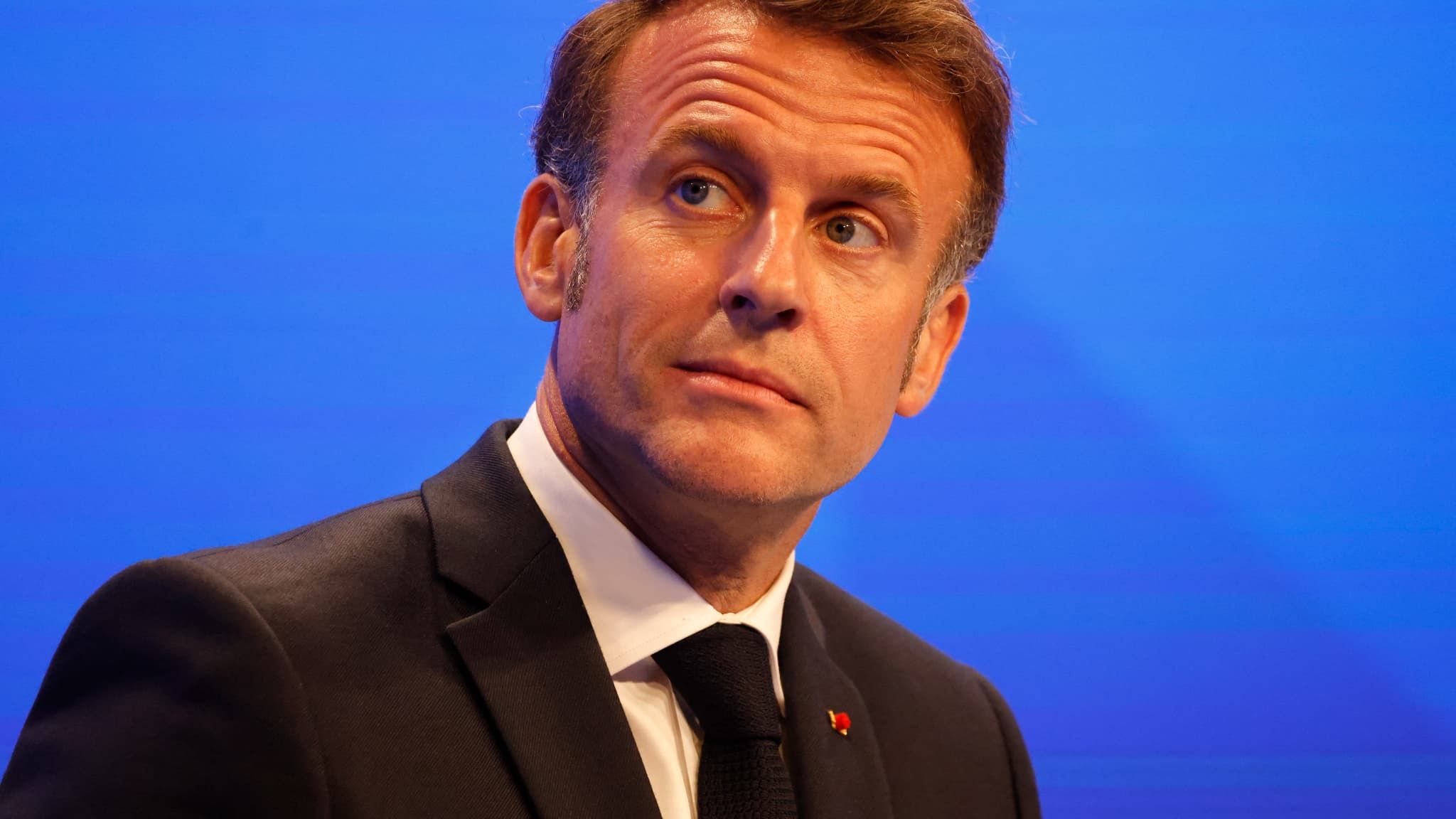 Macron veut un accord douanier “le plus vite possible” avec les États-Unis : l’enjeu des tarifs bas en débat