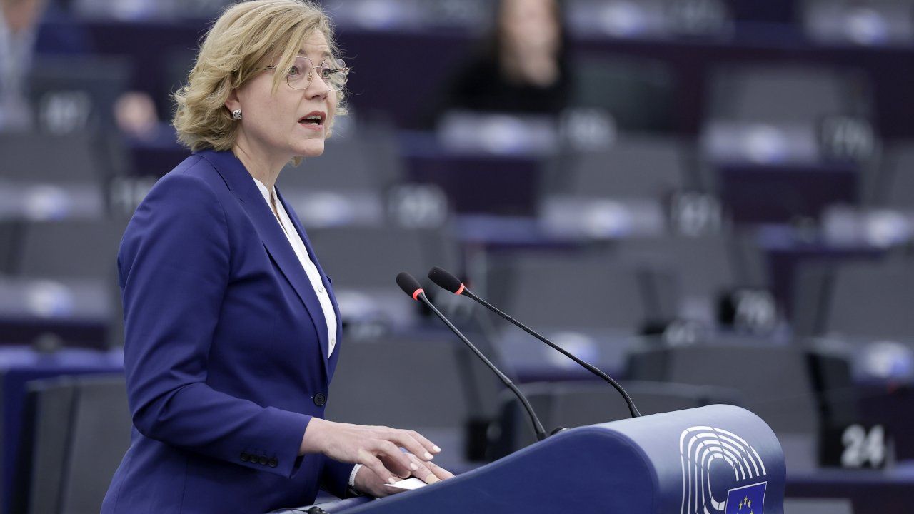 Bruxelles précise son plan de vol pour faire de l’Europe « le continent de l’IA »