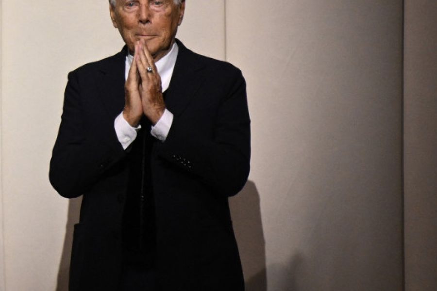 Mort de Giorgio Armani : Inhumation dans l’intimité familiale – Un géant de la mode s’éteint