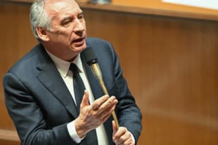 Affaire Bétharram : François Bayrou promet des magistrats supplémentaires suite à sa rencontre avec les victimes