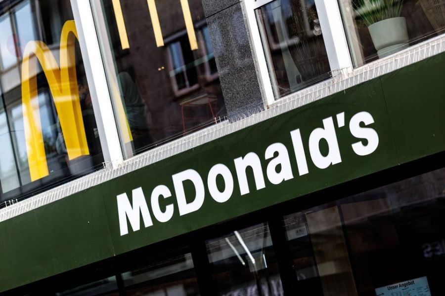 Pays-Bas : la police abat un adolescent armé dans un McDonald's d'Amsterdam
