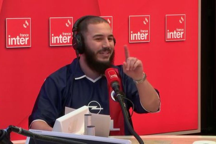 «Il restera chez nous» : Merwane Benlazar garde sa chronique sur France Inter malgré les accusations d'islamisme