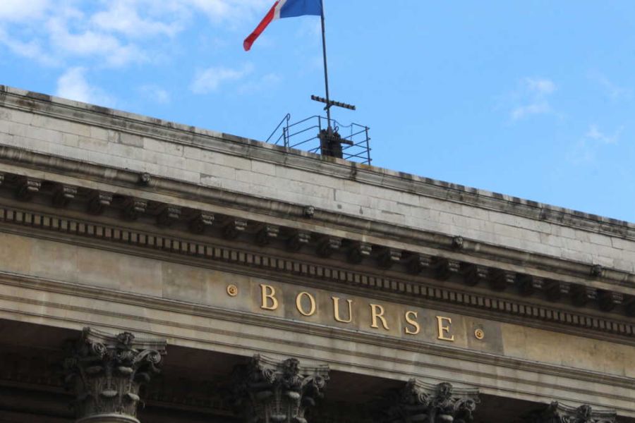 Bourse de Paris : Le CAC 40 reste sur la réserve face aux incertitudes monétaires mondiales