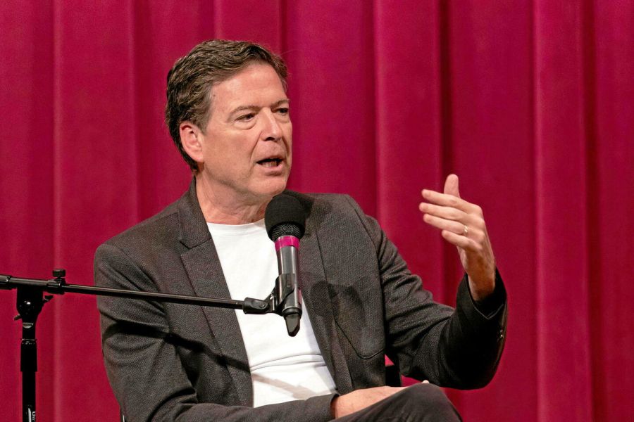 James Comey attaque la justice américaine — l’ex-patron du FBI inculpé, clame son innocence après des accusations graves
