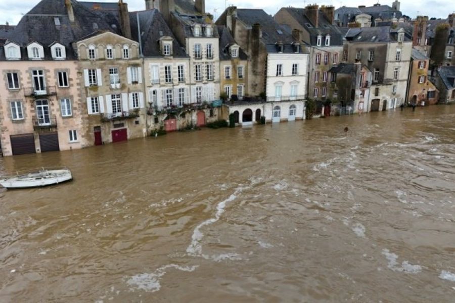 Inondations en France : la décrue s'amorce dans l'Ouest, mais la vigilance reste de mise