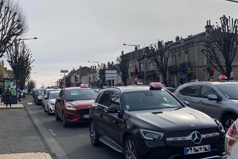 Mobilisation Massive des Taxis à Paris et en Île-de-France – Blocage, Enjeux et Réactions au Mouvement du 5 septembre