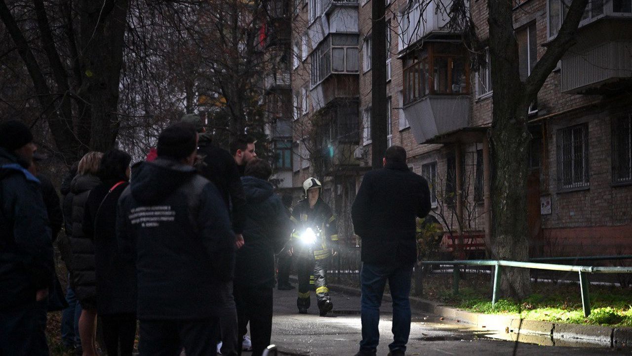 Guerre en Ukraine : Frappes Massives et Infrastructures Énergétiques. L'Hiver, Nouvelle Arme Géopolitique de Moscou.