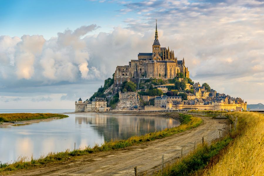 OMONDO Voyages et Découvertes - Le Mont Saint-Michel : Visiter la France autrement