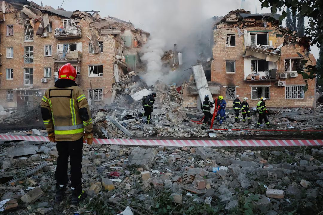 Ukraine : 15 morts à Kiev après une attaque massive, escalade militaire et tensions en hausse en 2025