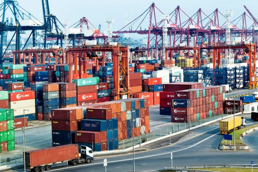 Grèves portuaires en France : les transporteurs en alerte