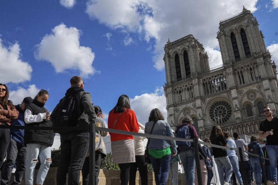 OMONDO SOCIÉTÉ - Débat sur l'entrée payante à Notre-Dame de Paris : entre patrimoine et accessibilité