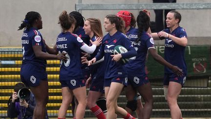 Six Nations Féminin : les Bleues brillent avec une victoire éclatante contre l’Écosse