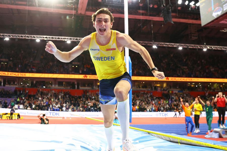 Saut à la perche : Duplantis encore champion du monde en salle, sans rival à 6,15 mètres