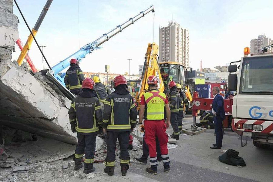 OMONDO FAITS DIVERS - Serbie : 14 morts dans l'effondrement d'un toit de gare, journée de deuil samedi