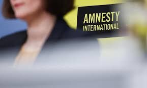Amnesty International indésirable en Russie : la société civile sous pression, l’étau se resserre sur les ONG étrangères