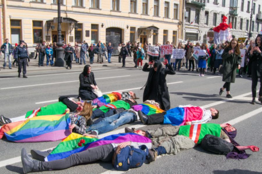Militant LGBT, insoumis et orgies pédophiles près de Nantes : Révélations sur l'effroyable double vie de Pierre-Alain C.