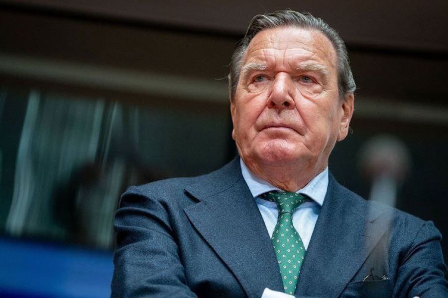 L'ancien chancelier allemand Gerhard Schröder hospitalisé pour "burn-out sévère"