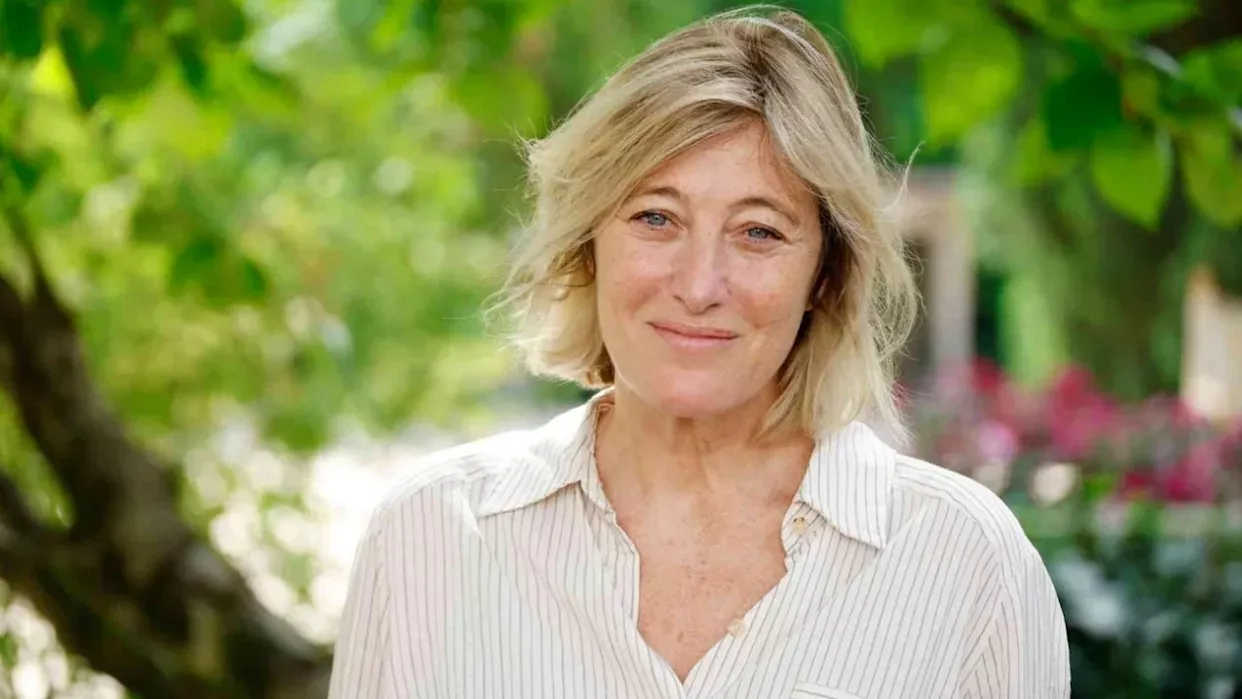 Valeria Bruni-Tedeschi endeuillée, regrets et révélations sur sa rupture familiale – Les dessous bouleversants de « Les Estivants »