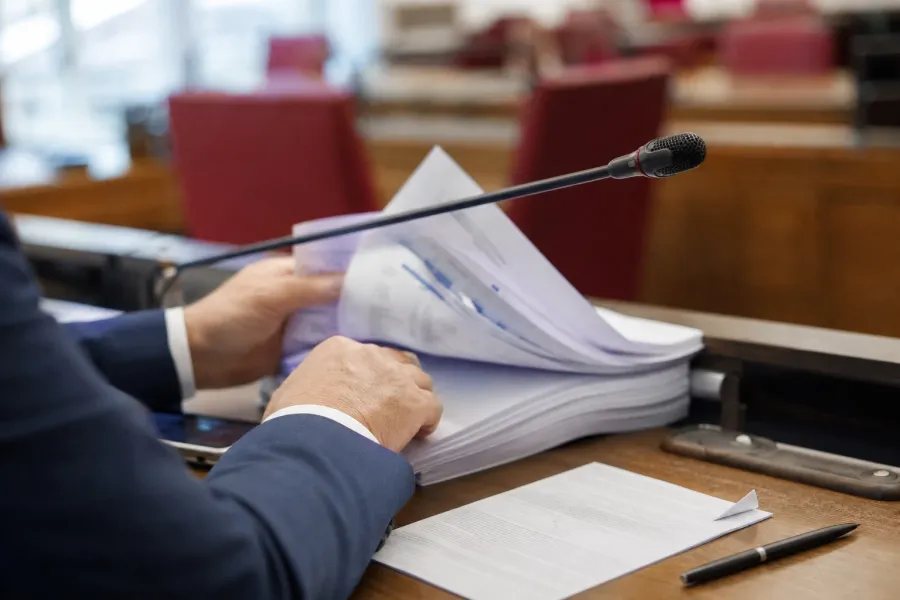 Grand Dossier Politique & Société : France 2026, loi de présomption de légitime défense et recompositions politiques