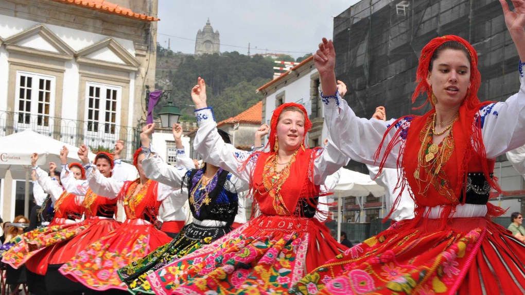OMONDO TRADITIONS - Le renouveau des fêtes traditionnelles en Europe : entre préservation et modernisation