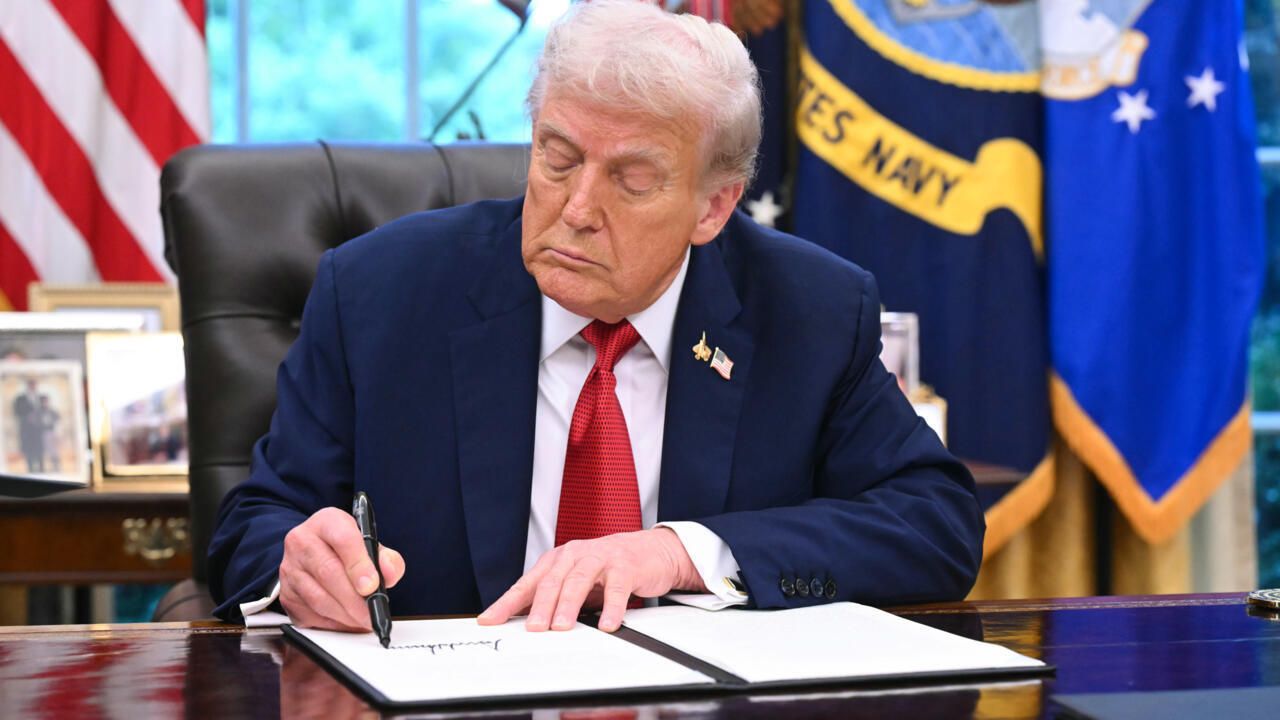 Guerre Commerciale : Donald Trump menace d'une surtaxe de 10 % sur le Canada – Le protectionnisme en marche.