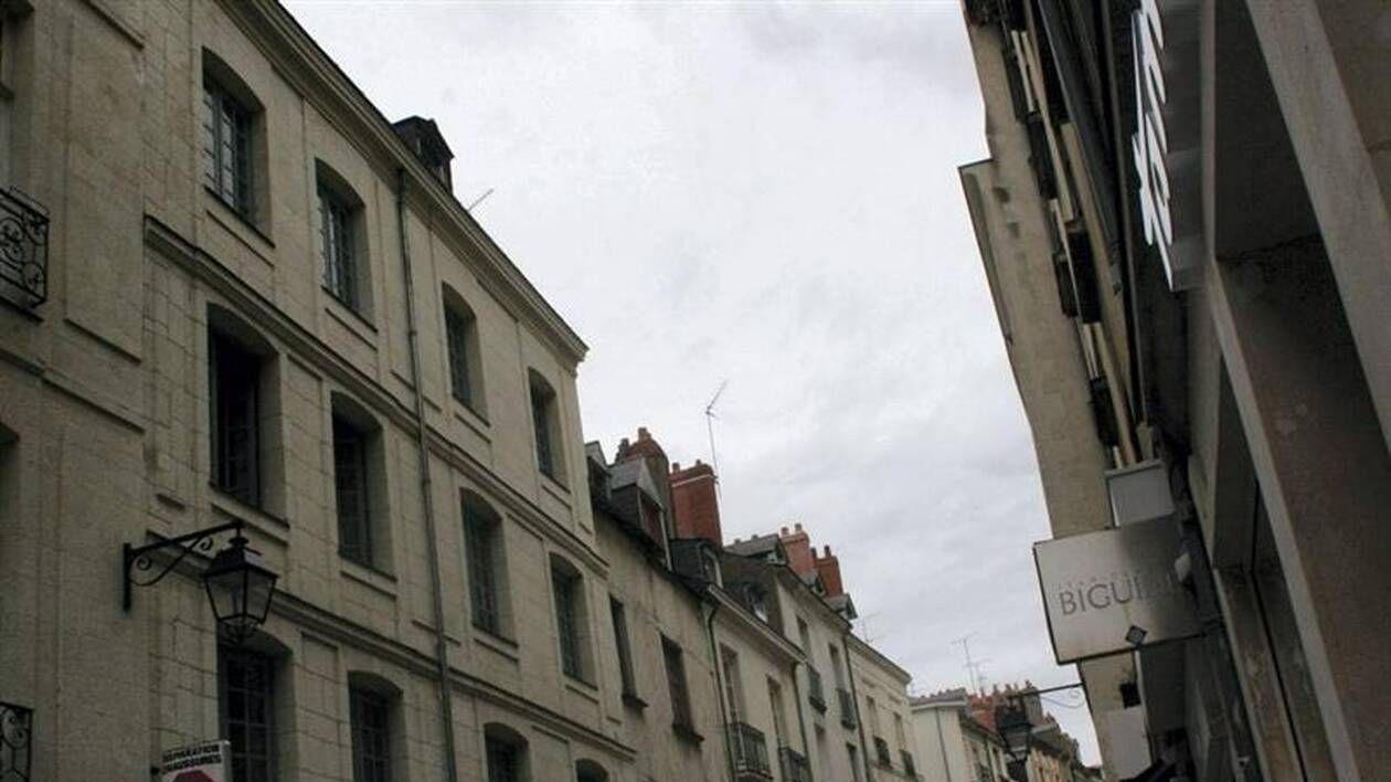 Nantes : deux interpellations après une chute mortelle du 4e étage