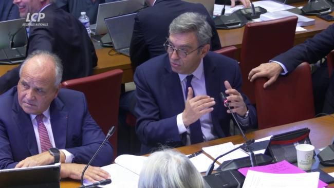 Budget 2025 : la surtaxe sur les grandes entreprises, entre nécessité et controverse