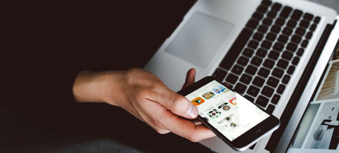 JOURNALISME DE DEMAIN — POURQUOI OMONDO.INFO S'IMPOSE FACE AU DÉCLIN DES MÉDIAS TRADITIONNELS