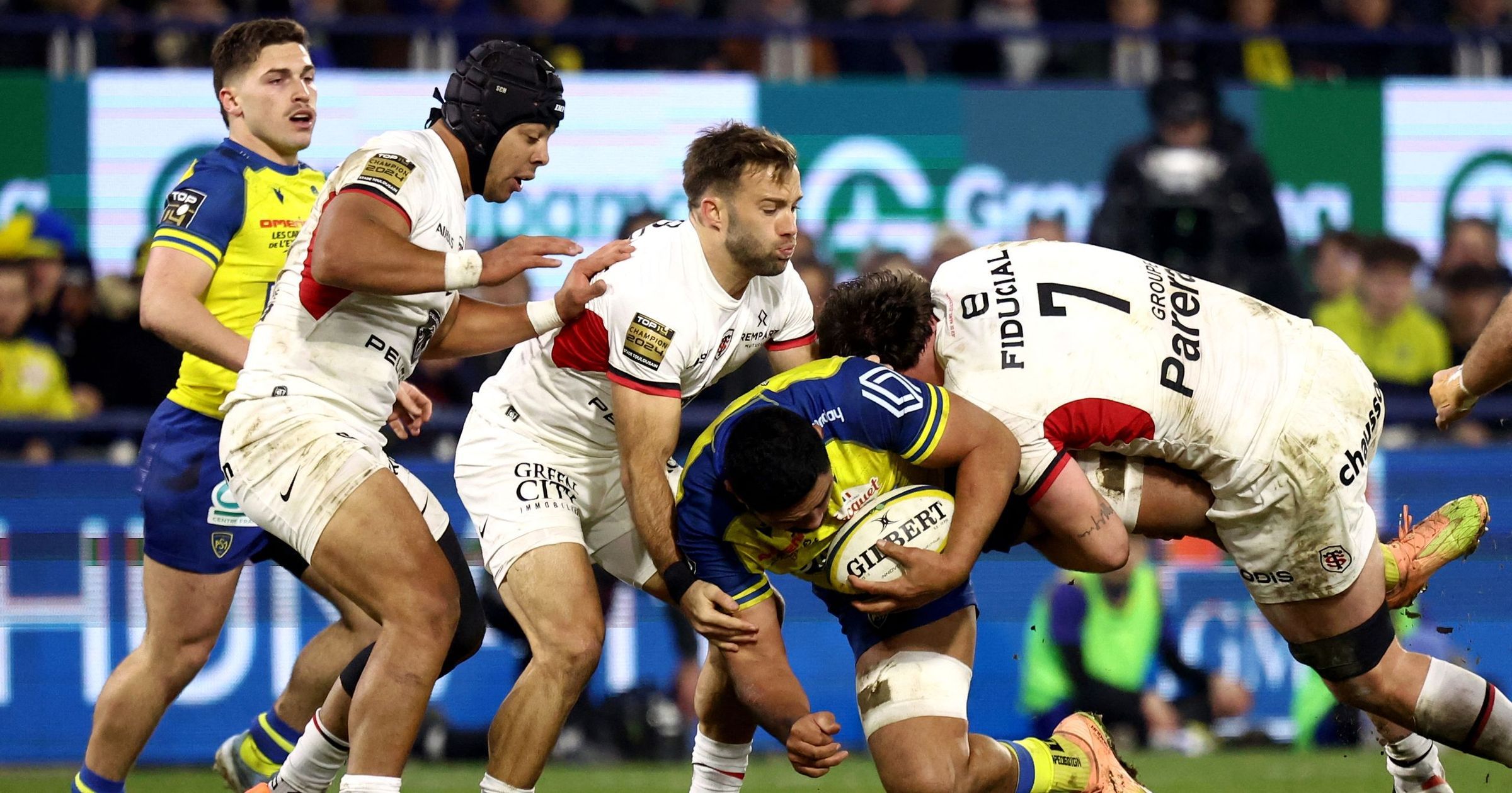 Privé de ses Internationaux, le Stade Toulousain S'Impose Largement à Clermont et Redevient Leader