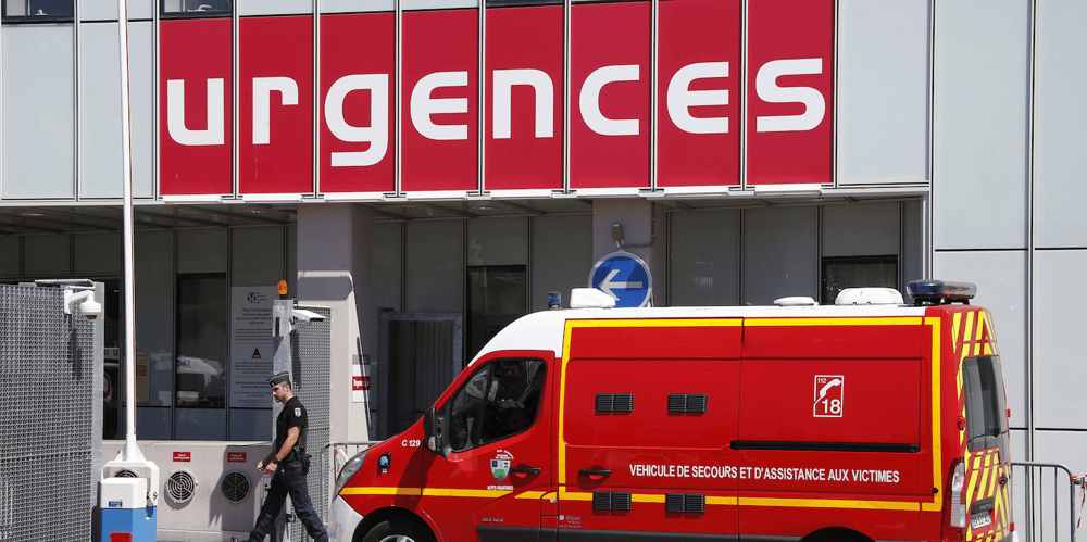 Hôpital public en France : La crise structurelle des urgences face à la fermeture continue des lits d'aval
