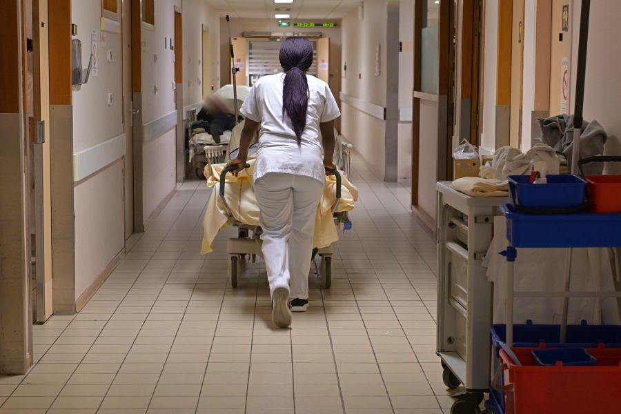 Crise Hôpital : Comment le Débordement des Urgences à Paris Met en Danger la Santé des Patients