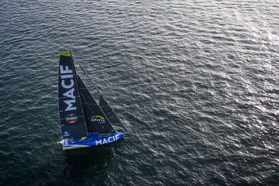 Vendée Globe : Charlie Dalin accentue son avance dans l'Océan Indien, une course stratégique se dessine