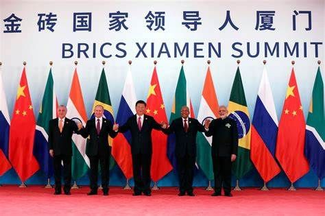 La conférence des BRICS : Poutine veut en finir avec le "roi dollar"