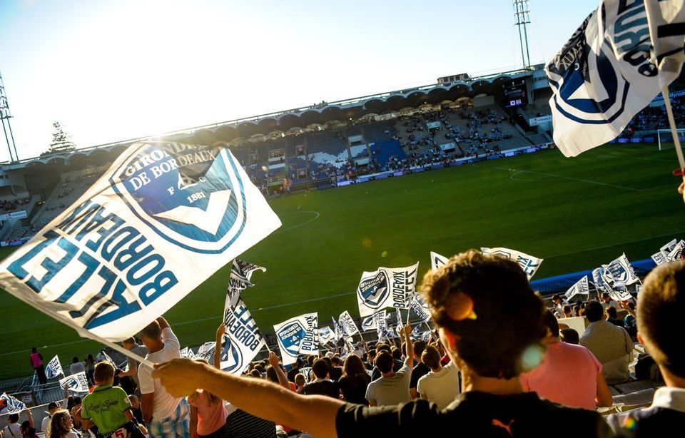 Les supporters des Girondins de Bordeaux se sont organisés en "socios" pour soutenir leur club, qui a été relégué administrativement en National 2.
