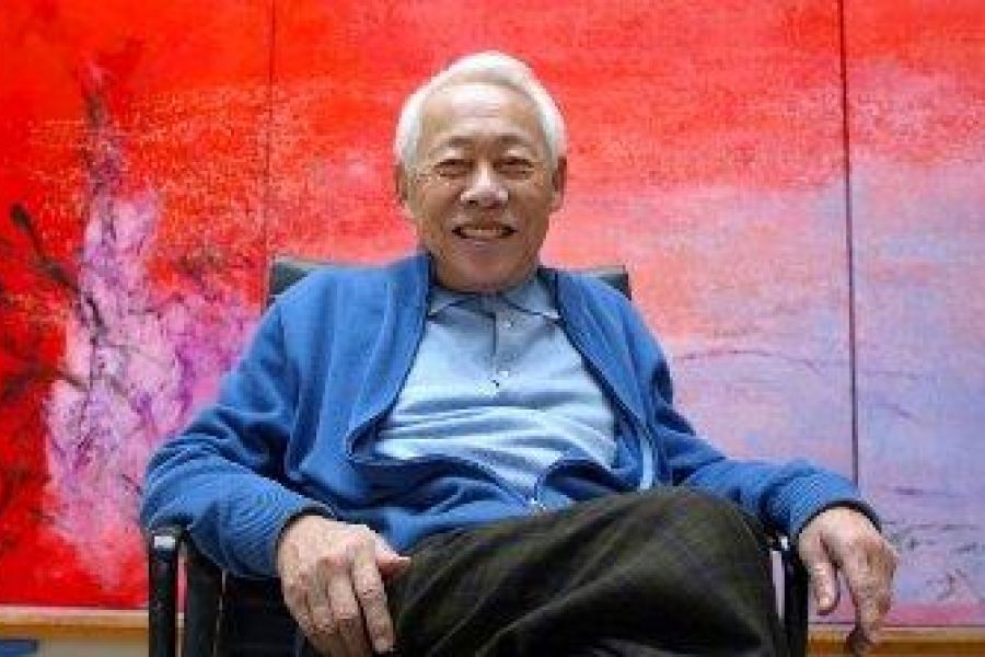 L'art contemporain asiatique connaît un essor sans précédent, avec une nouvelle génération d'artistes qui redéfinit les normes esthétiques et culturelles. Cette dynamique est particulièrement visible dans des pays comme la Chine, le Japon et l'Inde, où les artistes explorent des thèmes variés allant de l'identité culturelle à la critique sociale. Contexte historique L'art asiatique a longtemps été influencé par des traditions millénaires, mais ces dernières années, une nouvelle vague d'artistes a émergé, intégrant des éléments modernes tout en restant ancrés dans leurs racines culturelles. Des événements tels que la Biennale de Shanghai et la Triennale de Yokohama ont permis de mettre en lumière ces talents. Artistes en vedette 1.	Yayoi Kusama (Japon) : Connue pour ses installations immersives et ses motifs à pois, Kusama explore des thèmes tels que l'infini et la répétition. 2.	Ai Weiwei (Chine) : Artiste et activiste, Ai utilise son art pour critiquer le régime chinois et aborder des questions de droits de l'homme. 3.	Subodh Gupta (Inde) : Gupta utilise des matériaux recyclés pour créer des œuvres qui interrogent la modernité et la tradition en Inde. Impact sur le marché de l'art L'essor de l'art contemporain asiatique a également un impact significatif sur le marché mondial : •	Les ventes aux enchères d'œuvres d'art asiatique atteignent des sommets historiques. •	Les collectionneurs internationaux s'intéressent de plus en plus à ces artistes émergents. Défis à relever Malgré cet essor, les artistes asiatiques font face à plusieurs défis : 1.	Reconnaissance internationale : Bien que leur travail soit acclamé localement, il peut encore être sous-estimé sur la scène mondiale. 2.	Soutien institutionnel : Le manque de soutien financier et institutionnel peut freiner leur développement. L'art contemporain asiatique est en pleine effervescence, avec une nouvelle génération d'artistes qui redéfinit les frontières créatives. Leur travail mérite d'être célébré et soutenu pour enrichir le paysage artistique mondial.