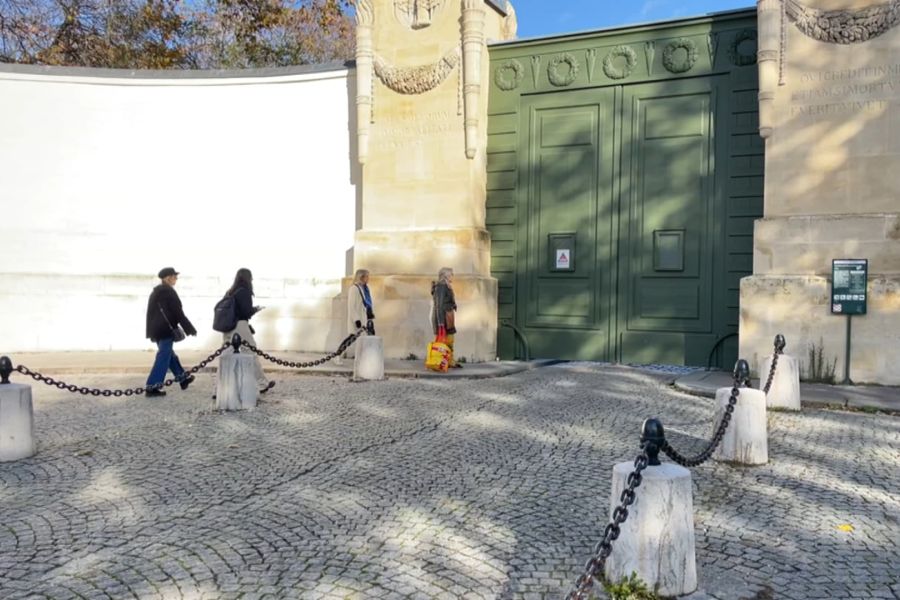 Vents Forts à Paris : Fermeture des Espaces Verts et Cimetières ce Dimanche