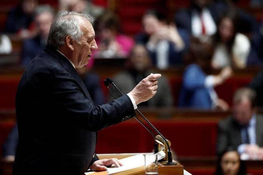 Bayrou sur la corde raide : combien de temps tiendra le gouvernement ?